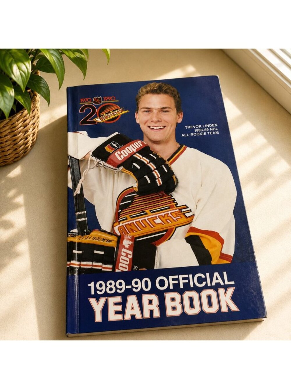 1989-90 Vancouver Canucks Official Yearbook NHL Hockey Team 20th Anniversary Edi